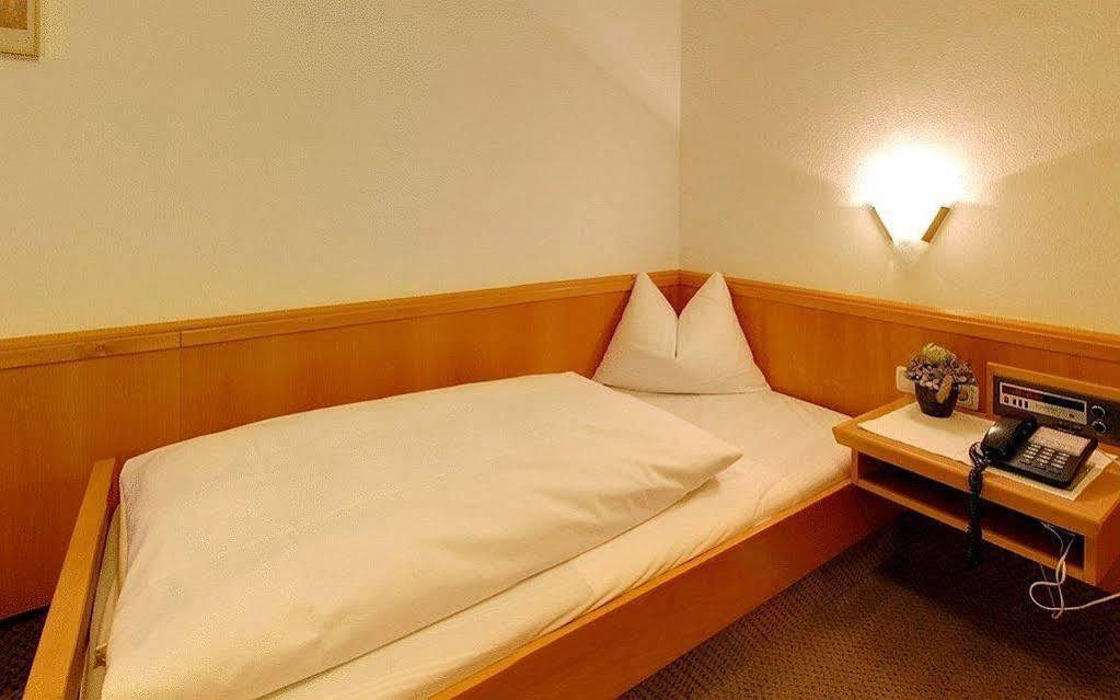 Hotel Staffler Odelzhausen Buitenkant foto